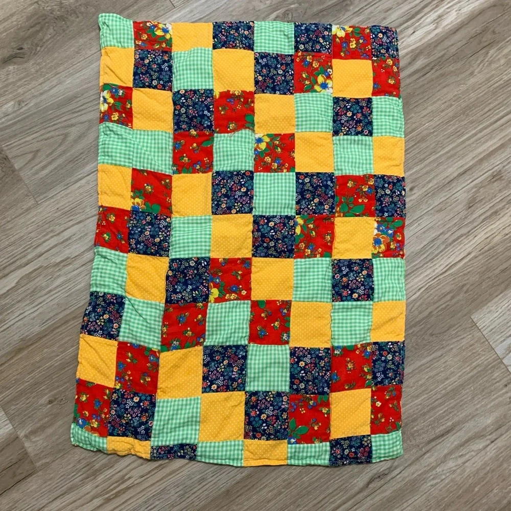 Vintage 70s Handmade MINI Quilt 20x28.5”